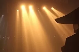 剧情短片《山风来信》山间信件与风声画面